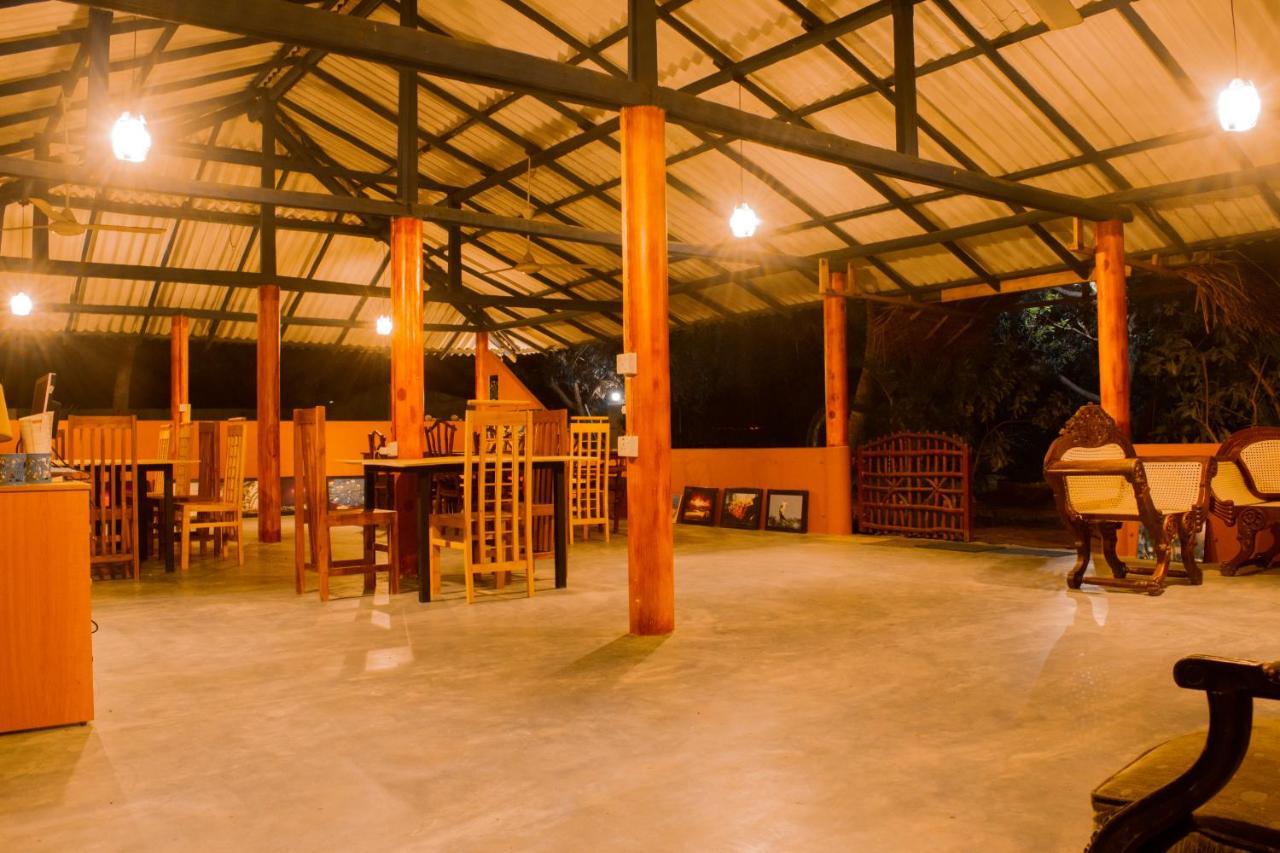Sarada Beach Resort Yala Тисамахарама Екстериор снимка