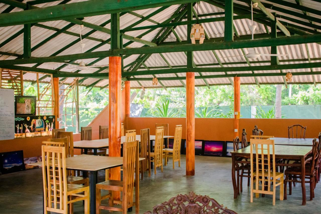 Sarada Beach Resort Yala Тисамахарама Екстериор снимка