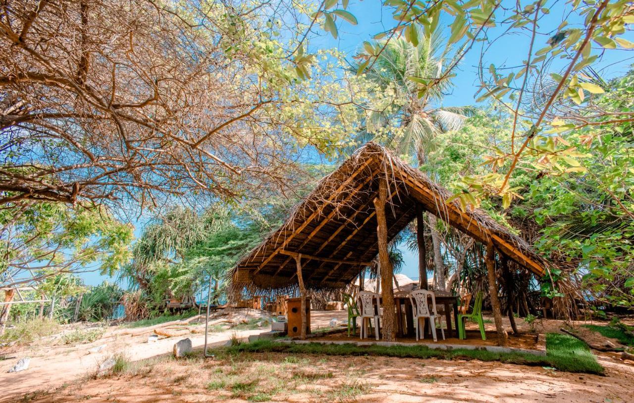 Sarada Beach Resort Yala Тисамахарама Екстериор снимка