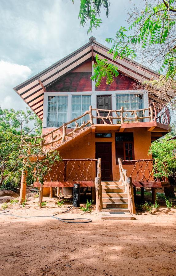 Sarada Beach Resort Yala Тисамахарама Екстериор снимка