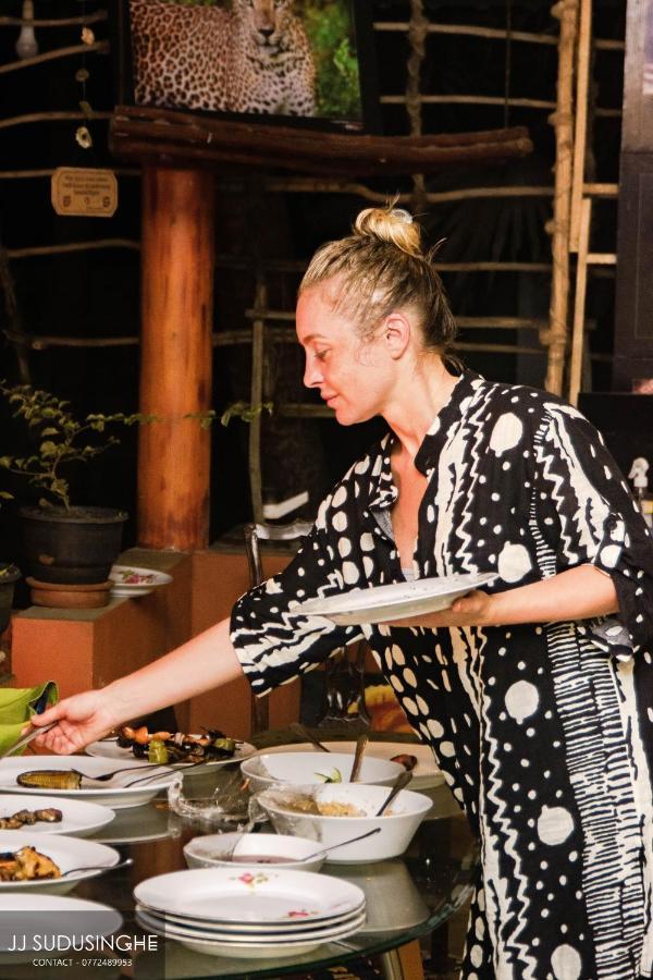 Sarada Beach Resort Yala Тисамахарама Екстериор снимка